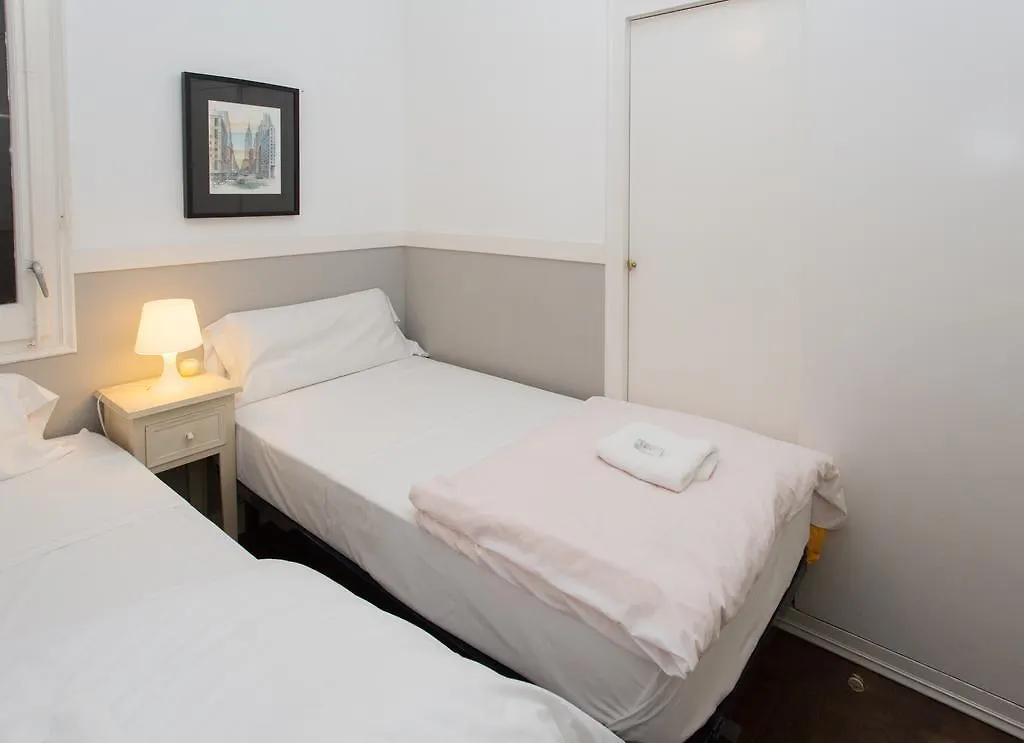 Letsgo Camp Nou Apartment 0*, Barcelona